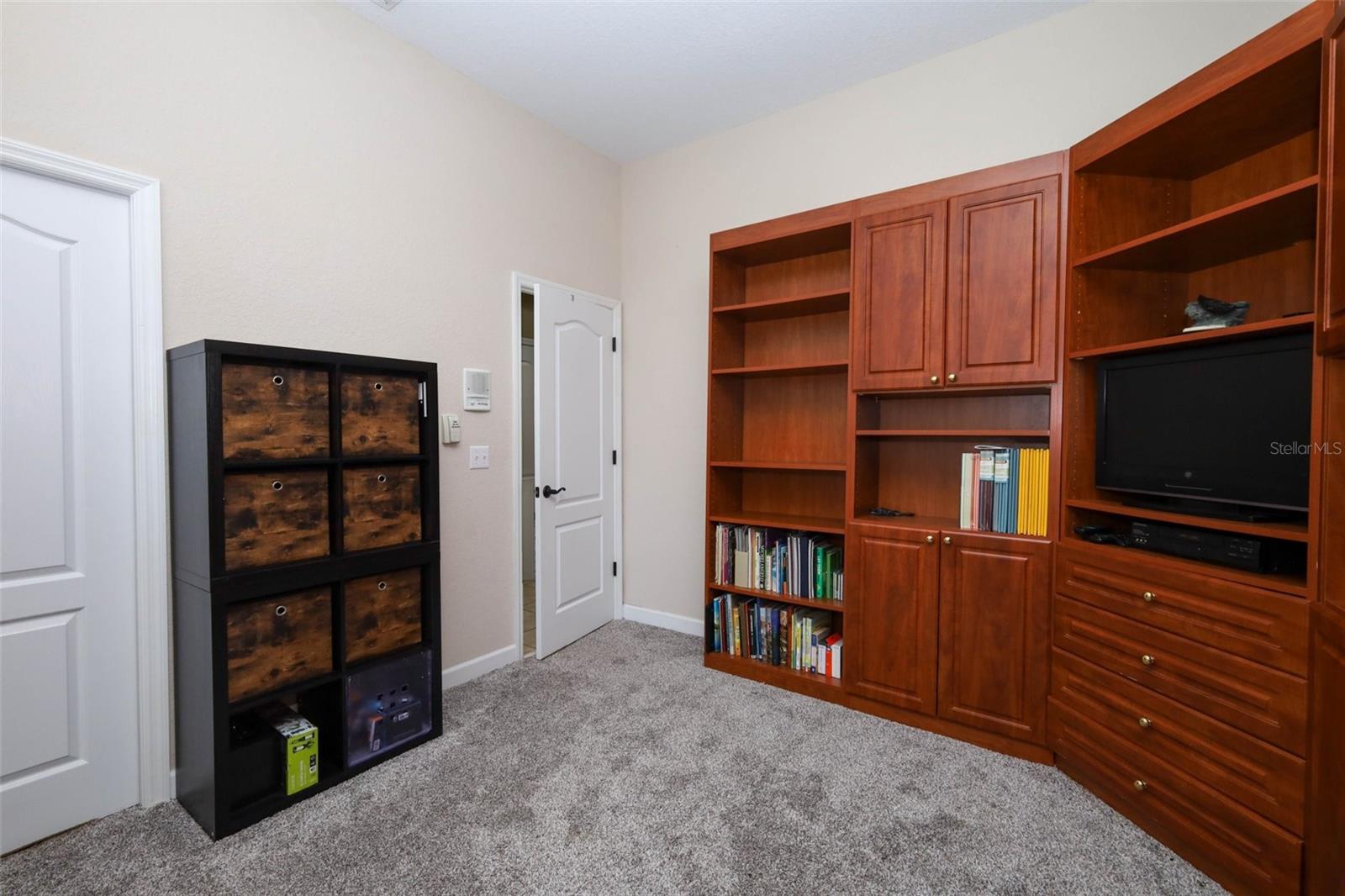 ESTATES AT ALOMA WOODS PH 1 - Residential