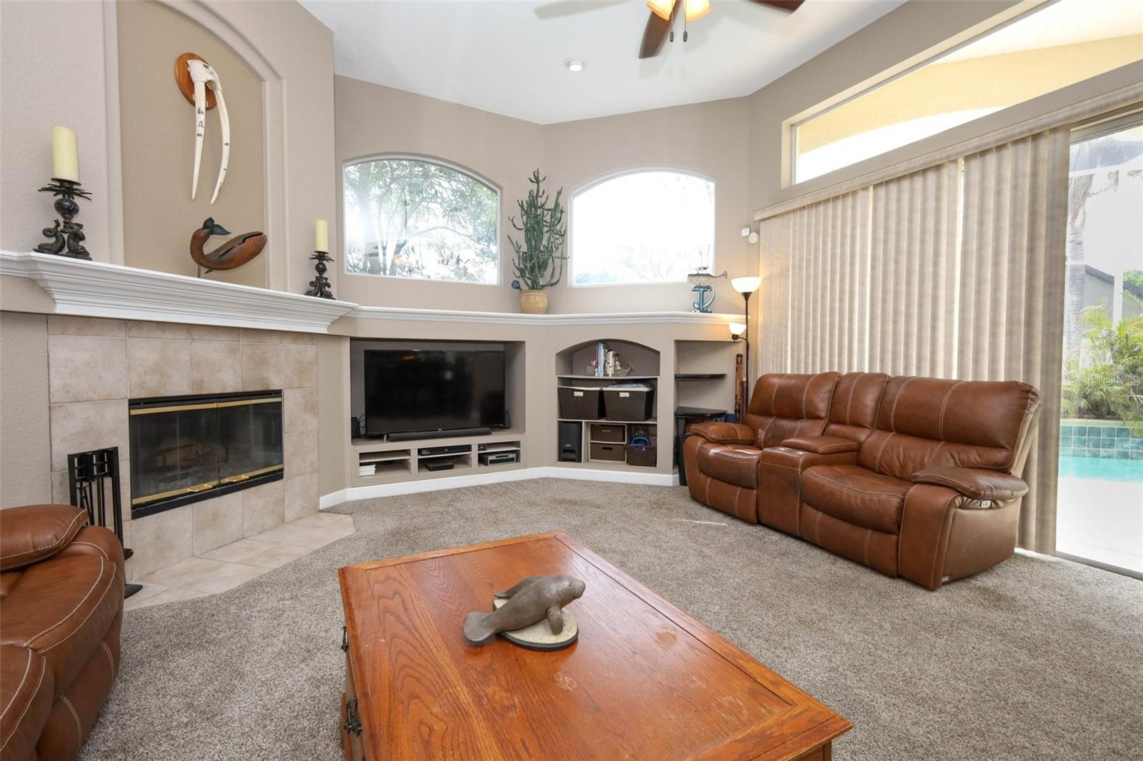 ESTATES AT ALOMA WOODS PH 1 - Residential