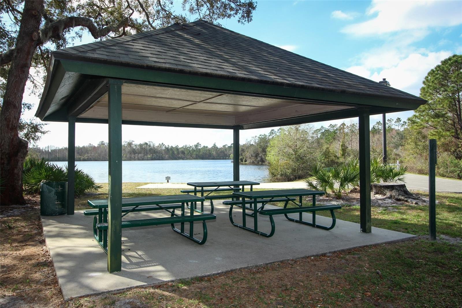 ESTATES AT ALOMA WOODS PH 1 - Residential