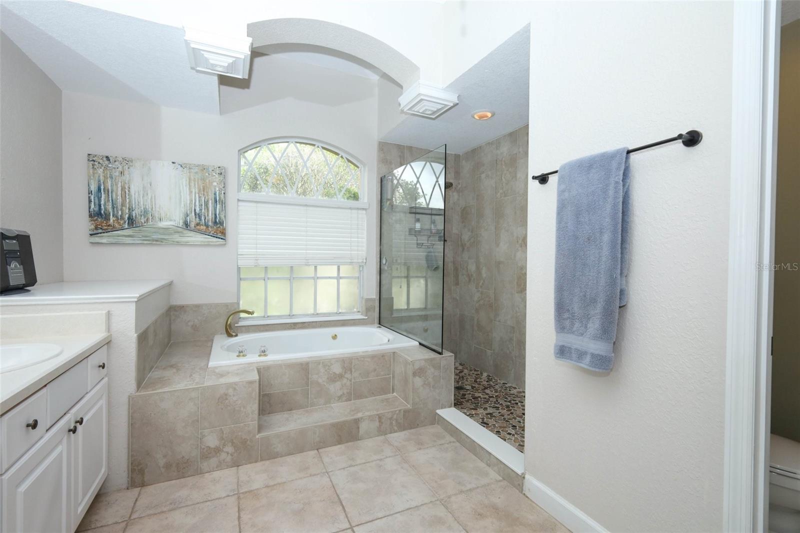 ESTATES AT ALOMA WOODS PH 1 - Residential