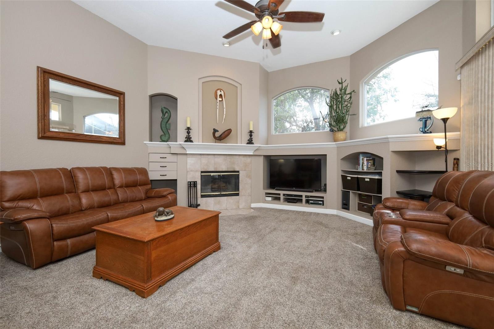 ESTATES AT ALOMA WOODS PH 1 - Residential