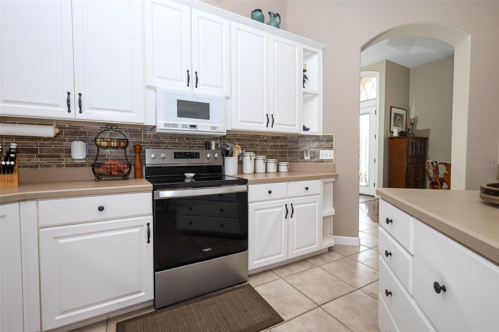 ESTATES AT ALOMA WOODS PH 1 - Residential