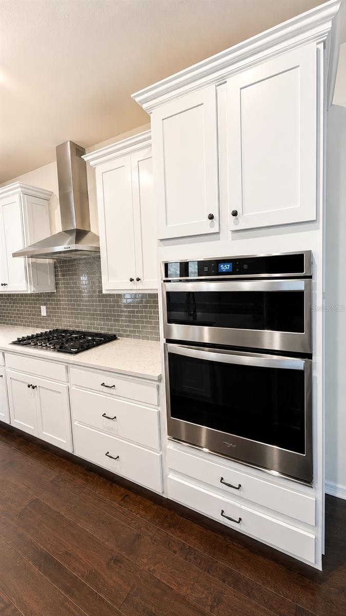 CHAPMAN PINES - Residential