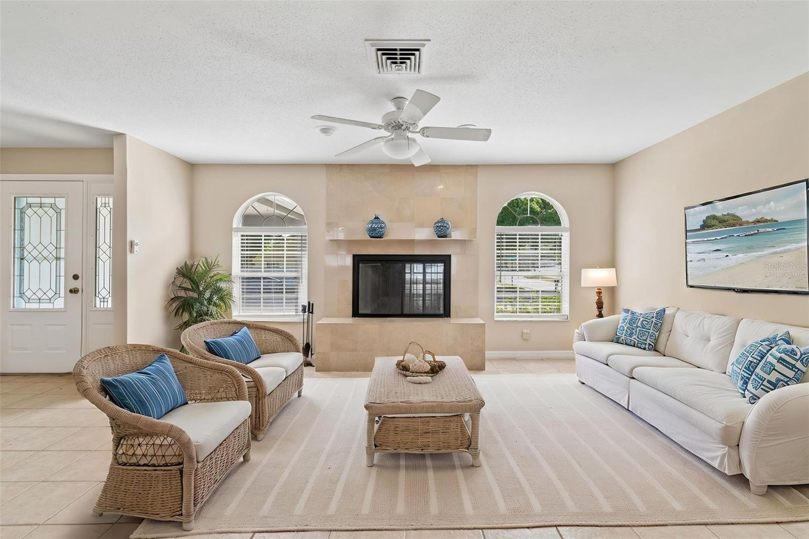 HIDDEN LAKE - Residential