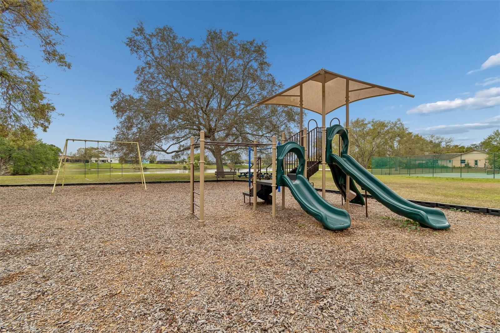 HIDDEN LAKE - Residential