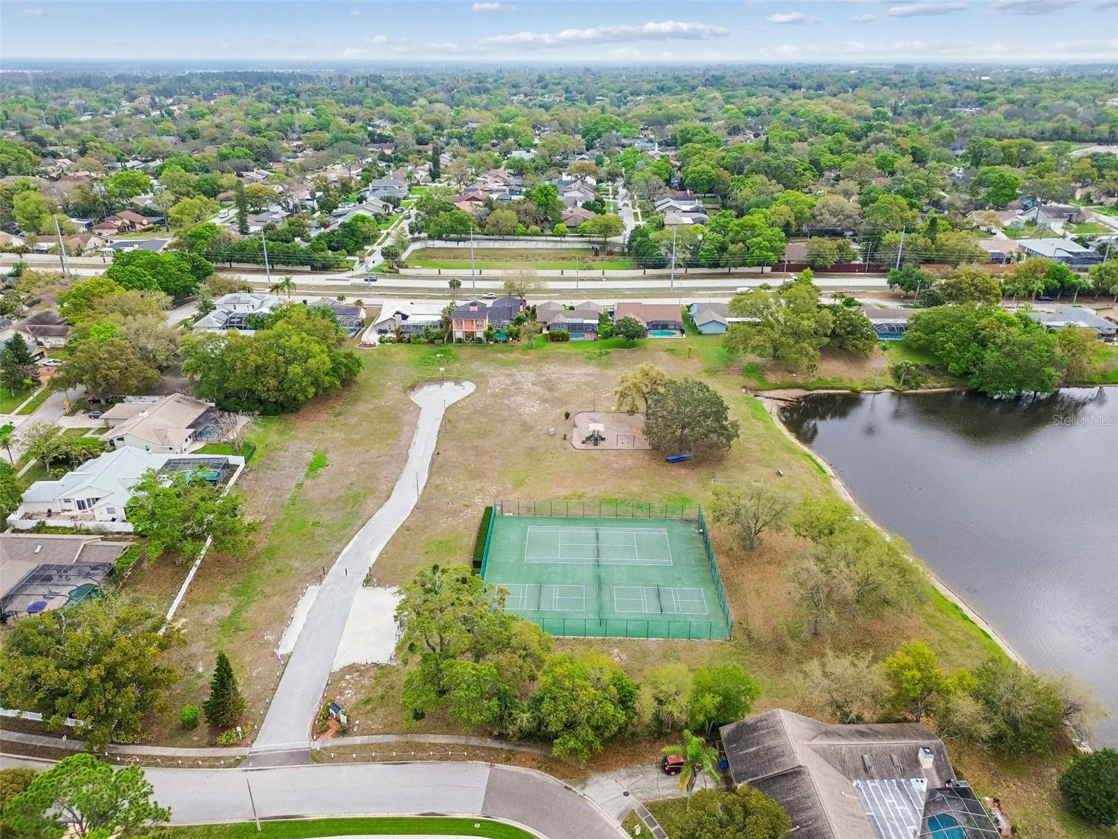 HIDDEN LAKE - Residential