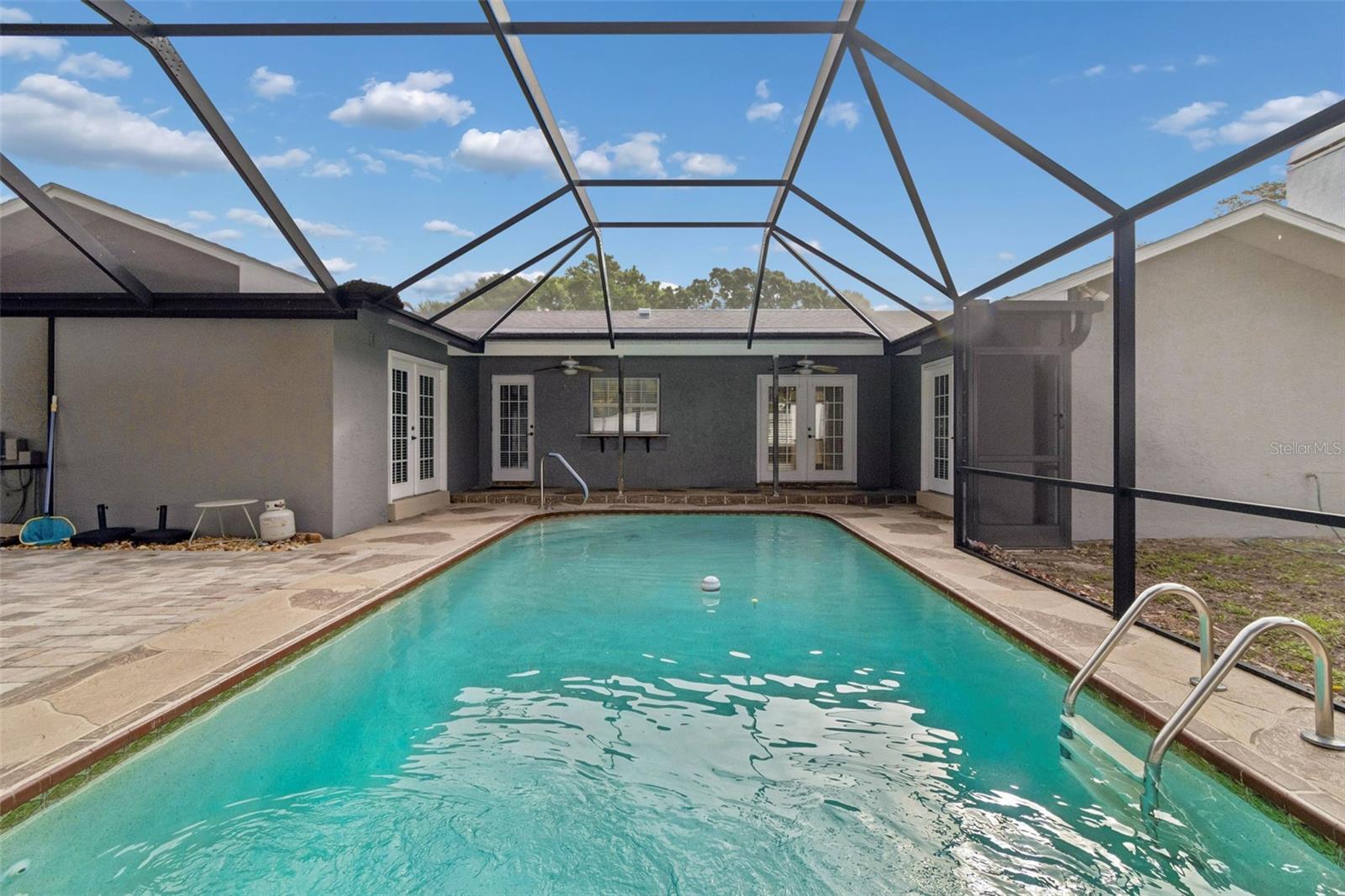 HIDDEN LAKE - Residential