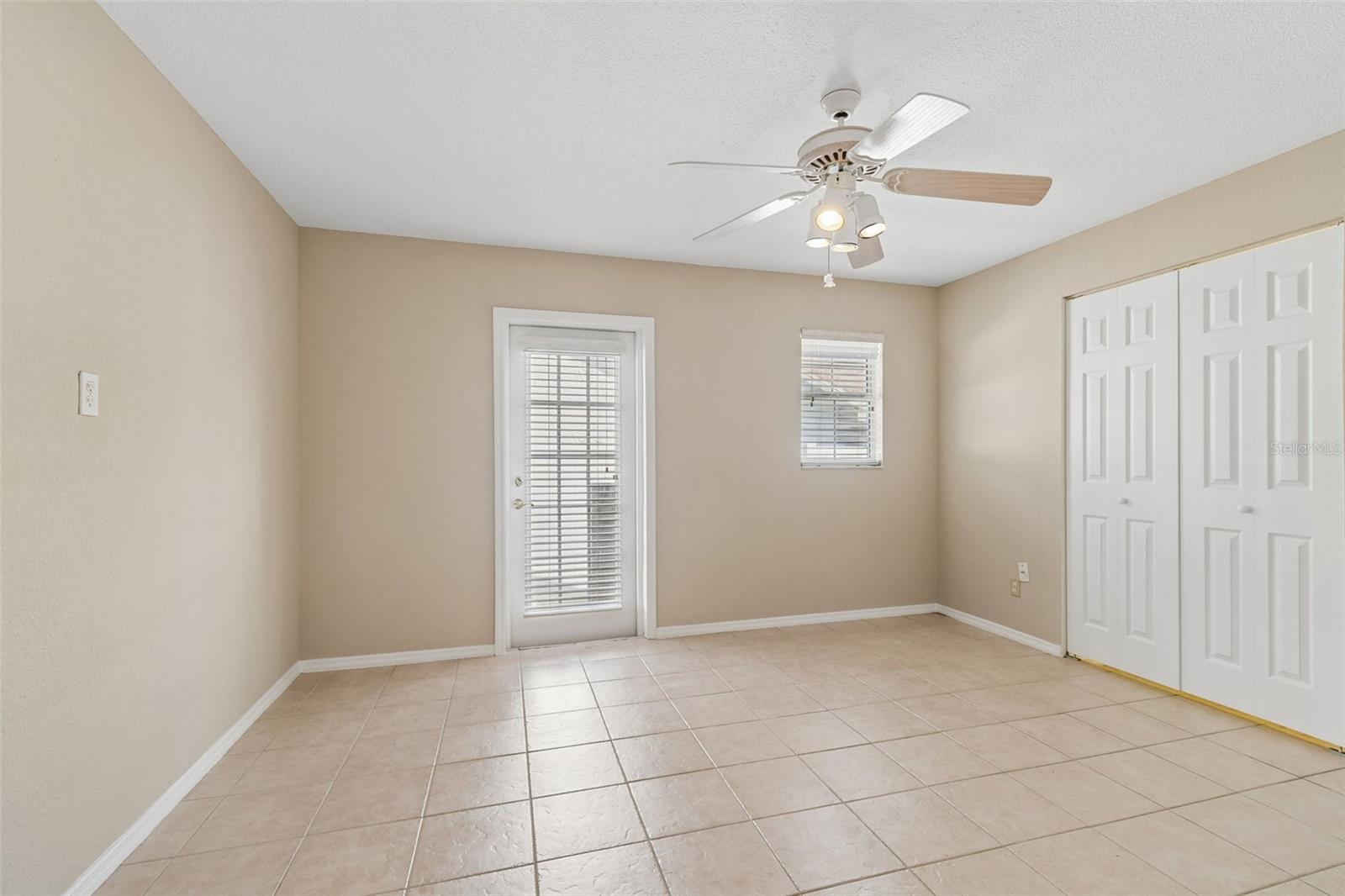 HIDDEN LAKE - Residential