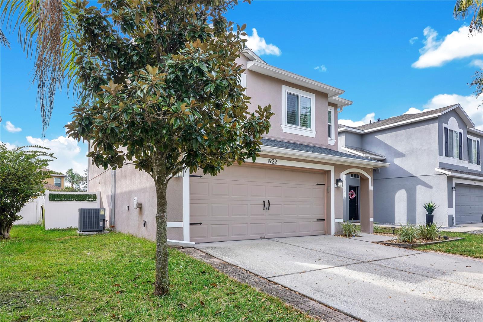 1922 SHERBOURNE STREET