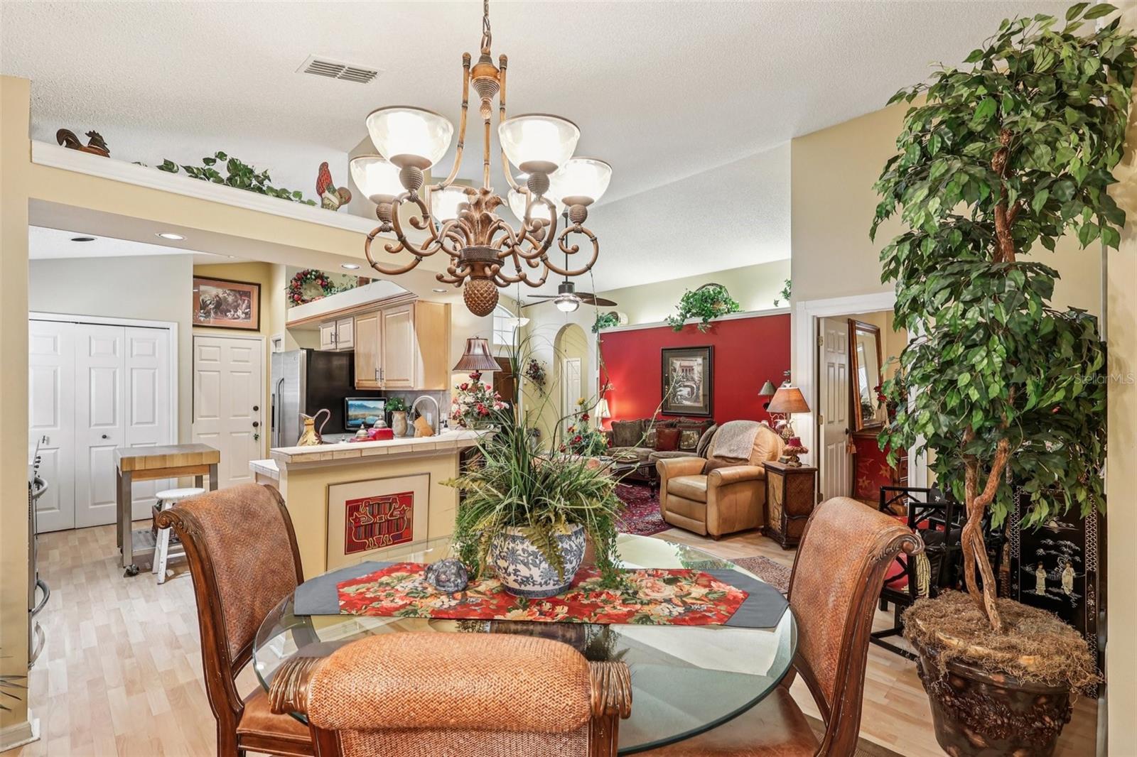 OAKS WEKIWA - Residential