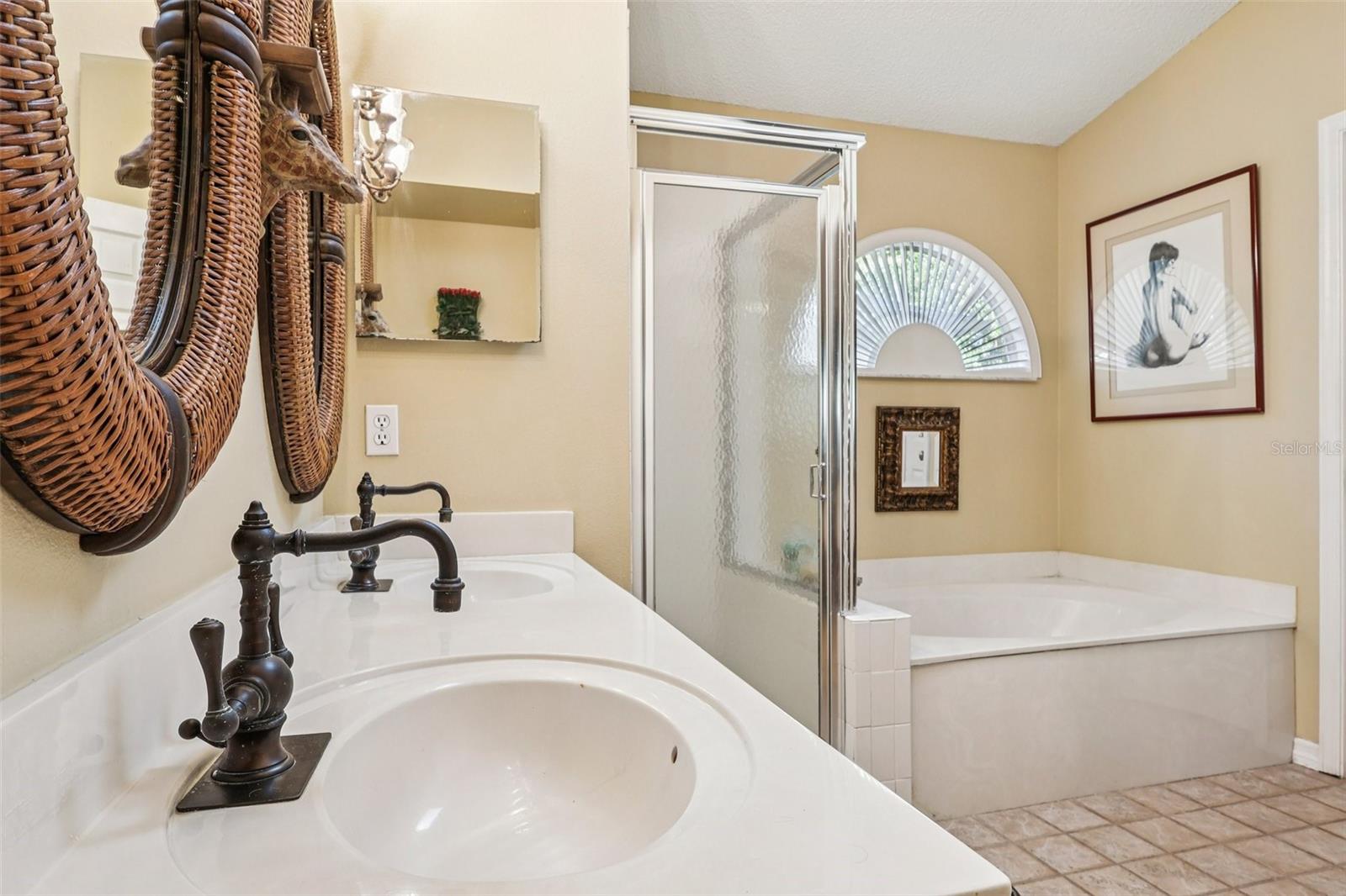 OAKS WEKIWA - Residential