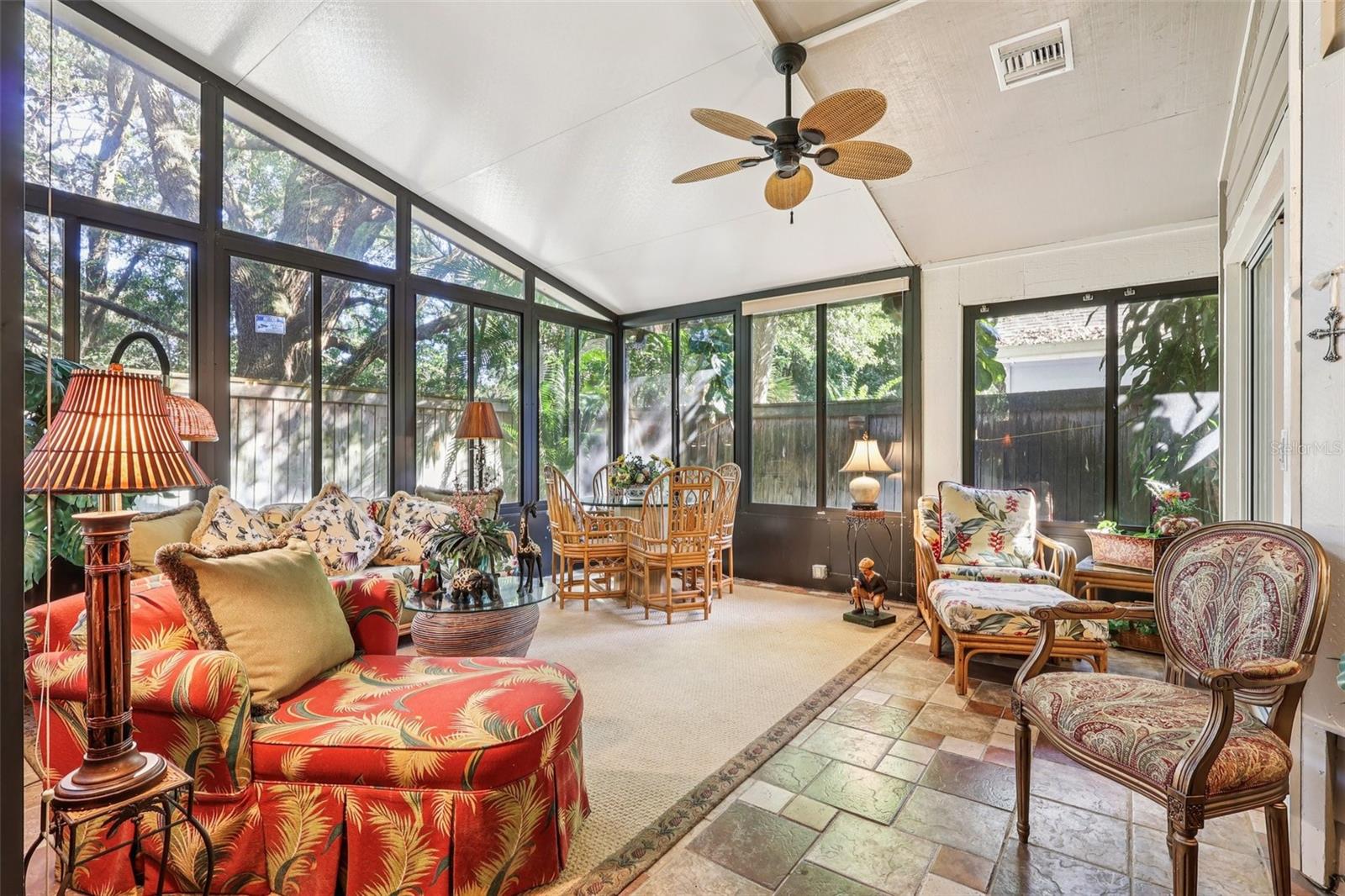 OAKS WEKIWA - Residential