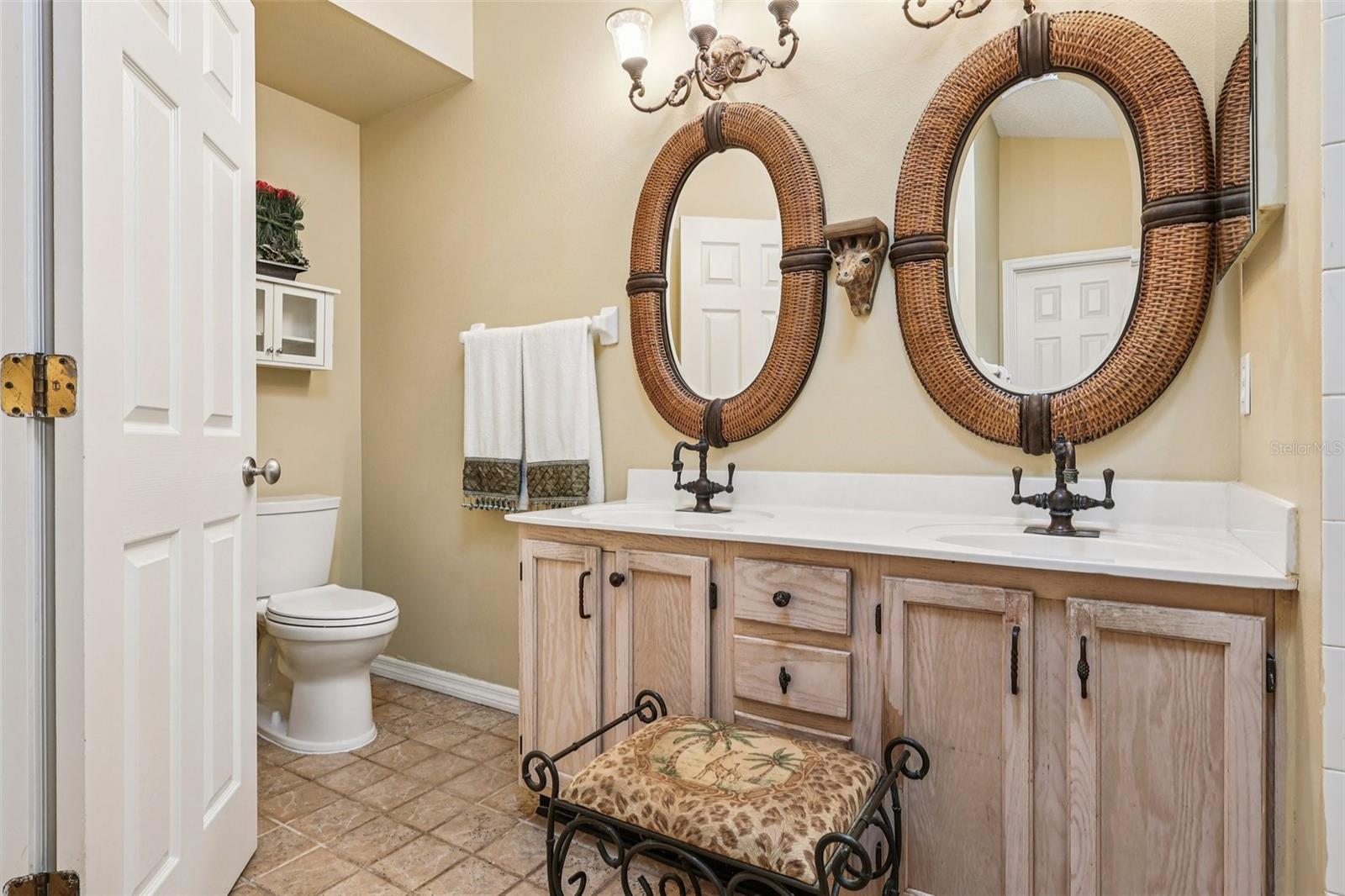 OAKS WEKIWA - Residential