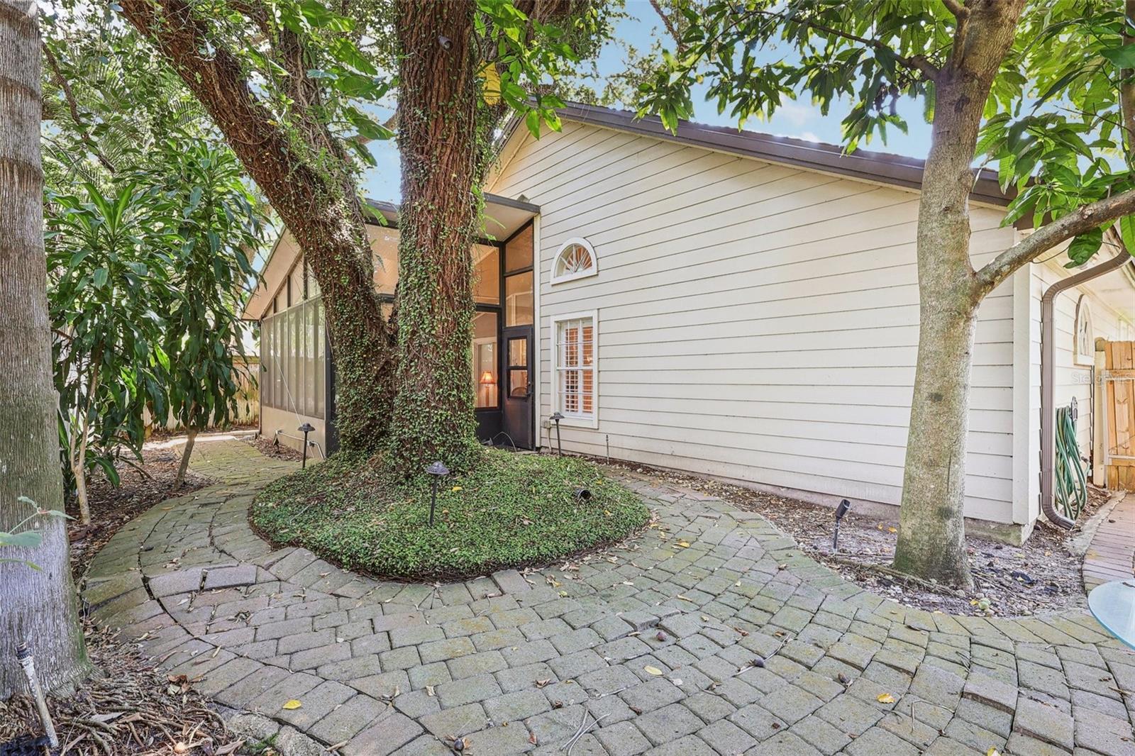 OAKS WEKIWA - Residential