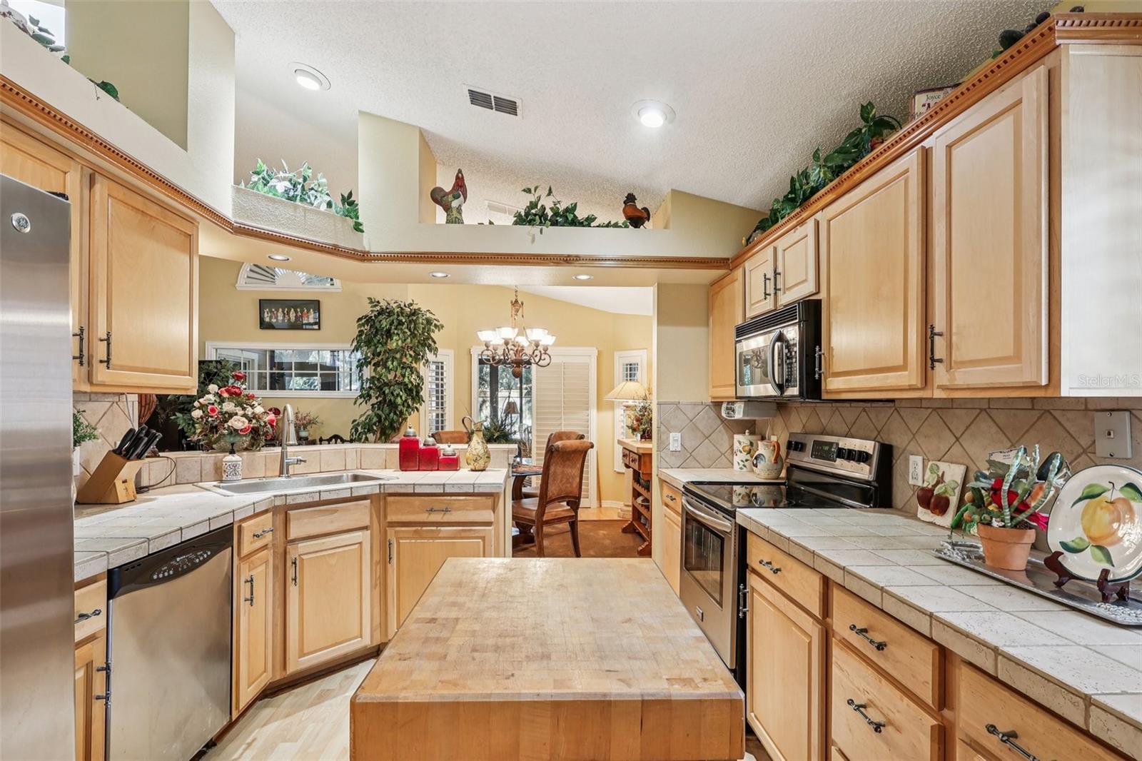 OAKS WEKIWA - Residential