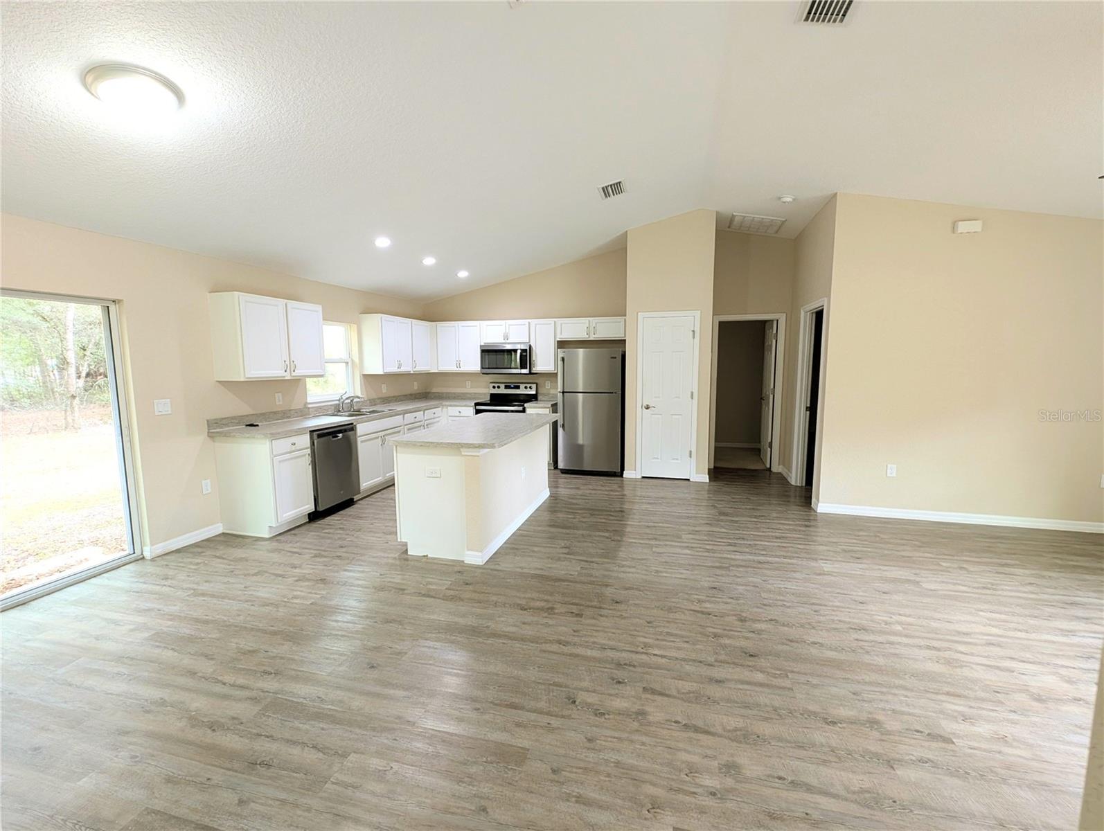 ROLLING RANCH ESTATE - Residential