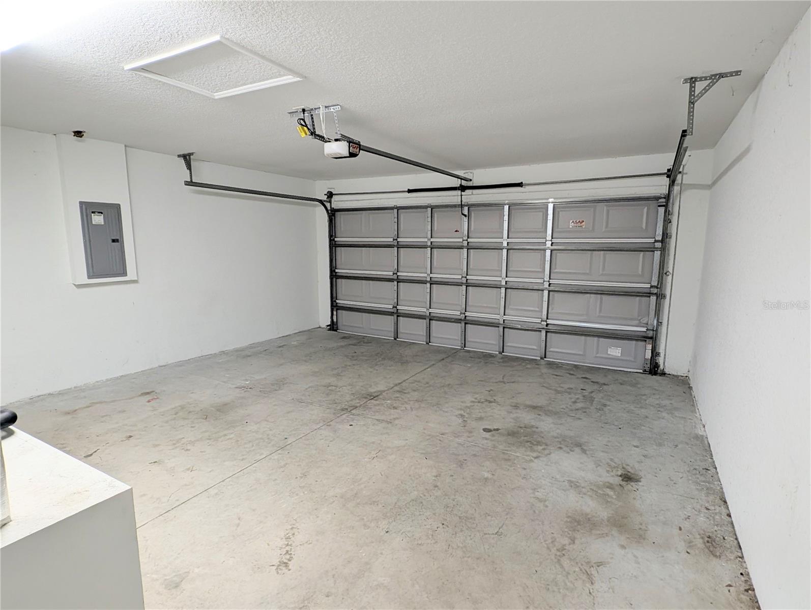 ROLLING RANCH ESTATE - Residential