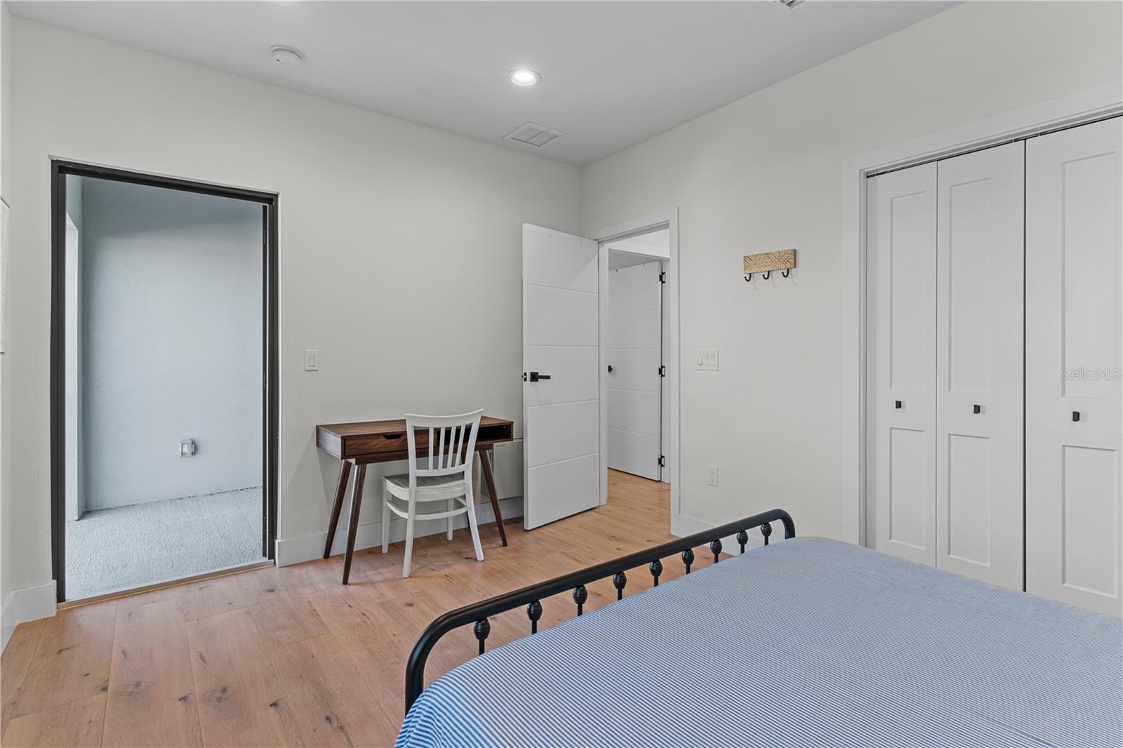 2200 BAY BLVD IRB CONDO - Residential