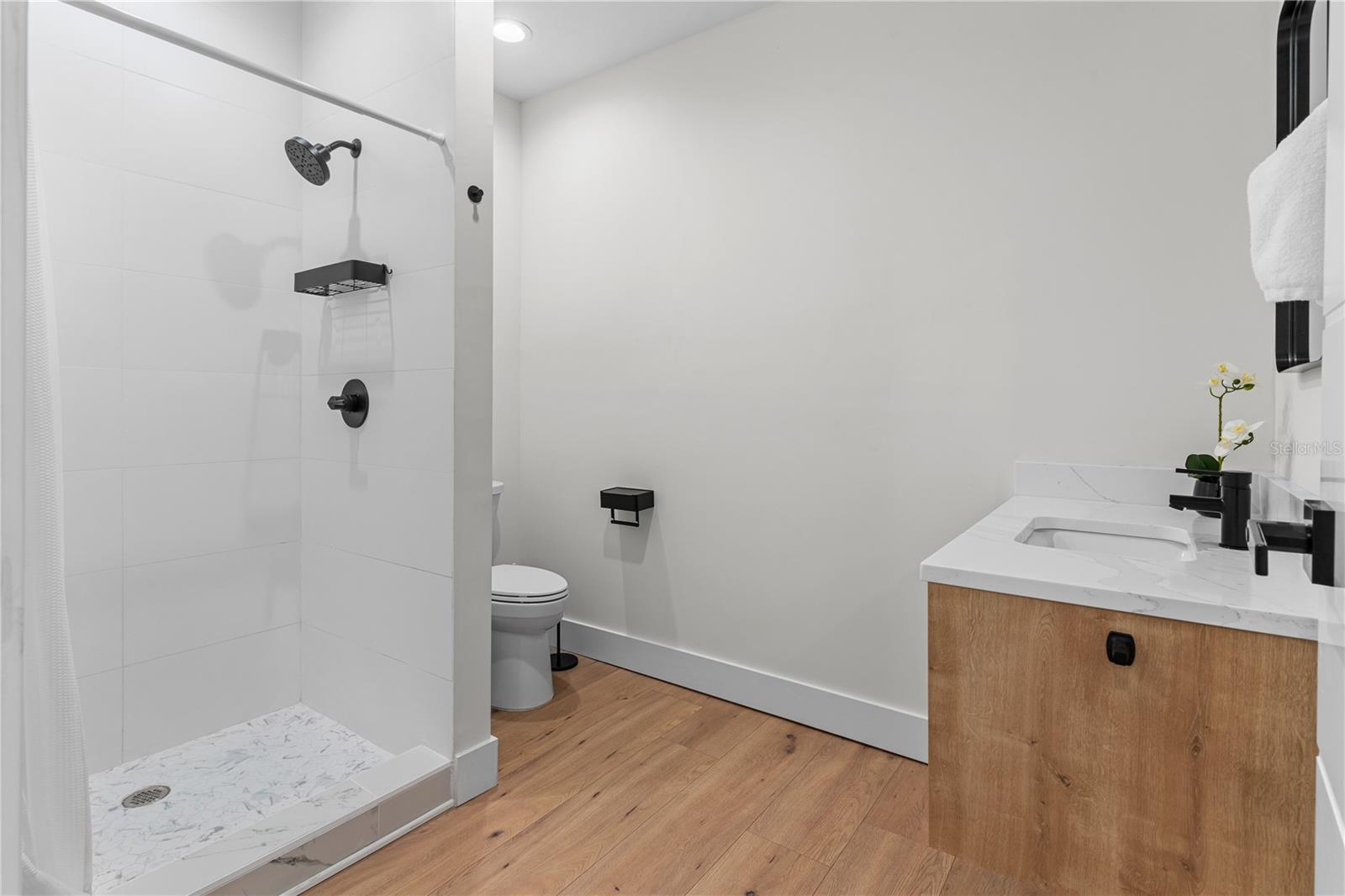 2200 BAY BLVD IRB CONDO - Residential