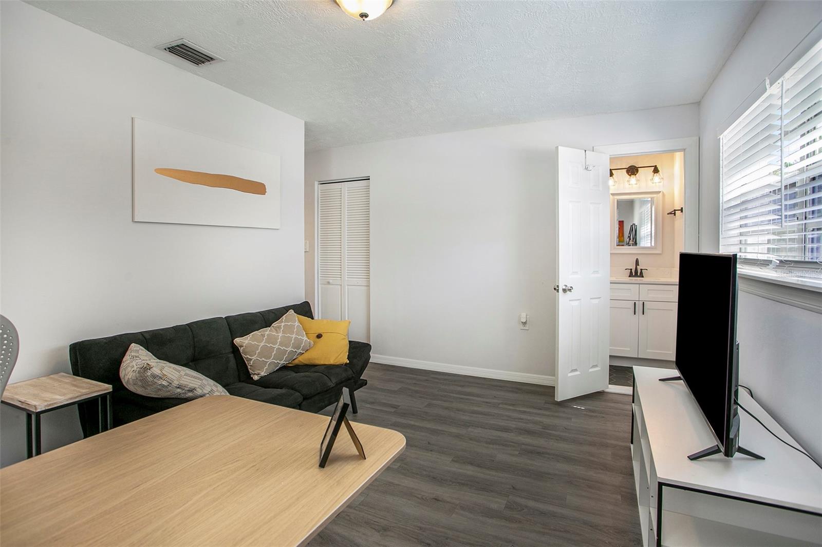 GUERNSEY ESTATES - Residential Lease