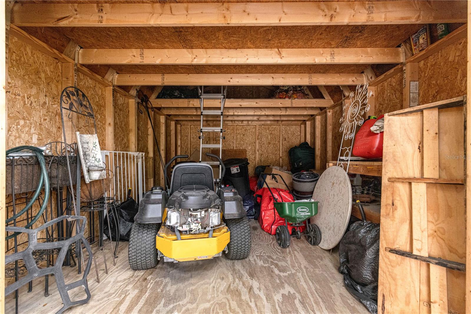 OCALA WATERWAY ESTATE - Residential