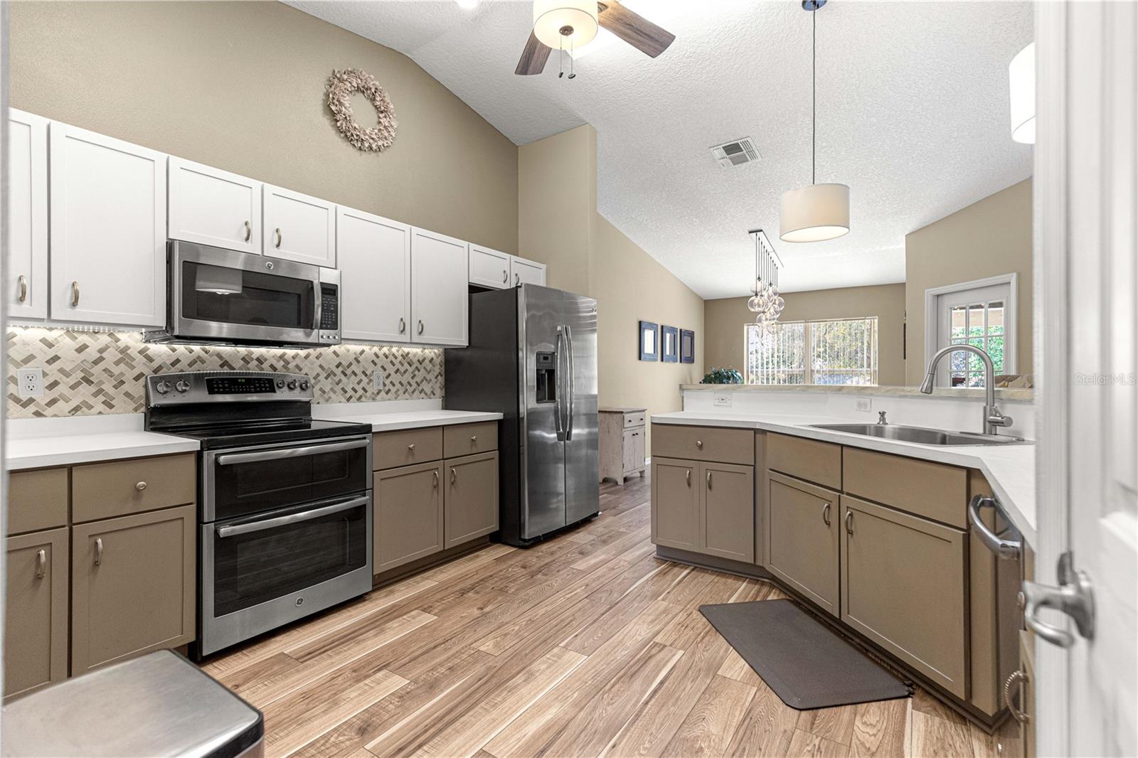 OCALA WATERWAY ESTATE - Residential