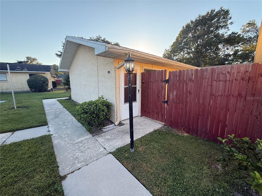 AVAILABLE NOW! Adorable 1 bedroom, 1 bath villa with fenced area, open patio, shed, all tile flooring, washer and dryer included. Living room/dining area combined, all appliances except microwave. Enjoy the pool and tennis courts too! 

EQUAL HOUSING OPPORTUNITY