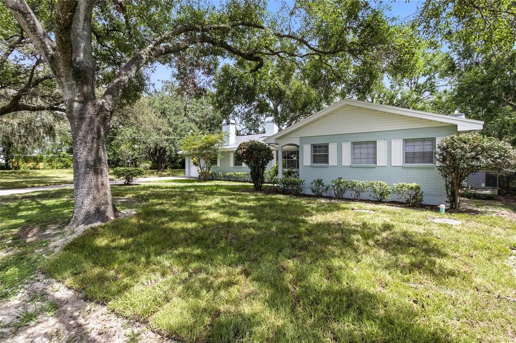 Photo of 2510 Lake Ellen Drive, Tampa, FL 33618 (MLS # TB8400954)