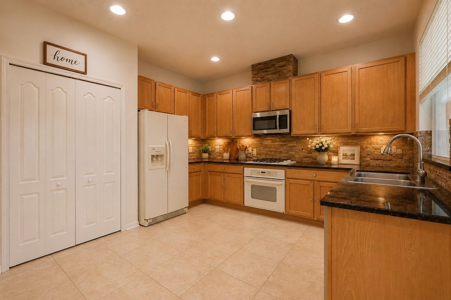4716 MAPLETREE LOOP