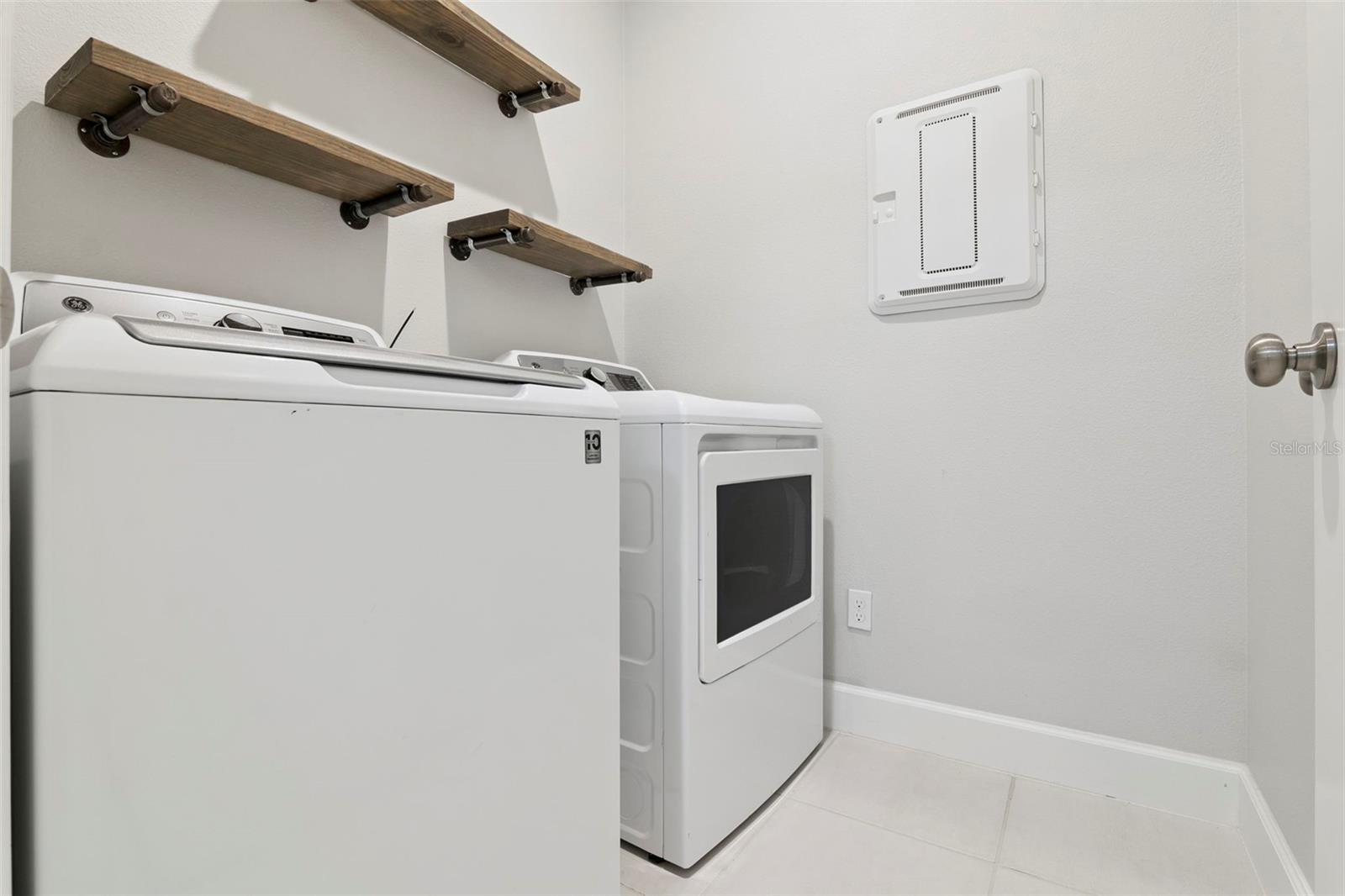 LAKESIDE PH I AMD 2 - Residential Lease