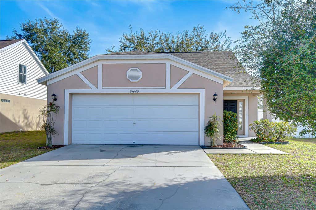Photo of 24640 Siena Drive, Lutz, FL 33559 (MLS # G5116105)