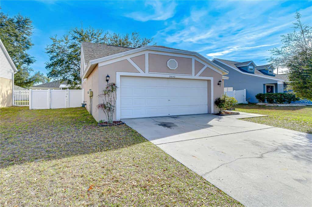 Photo of 24640 Siena Drive, Lutz, FL 33559 (MLS # G5116105)