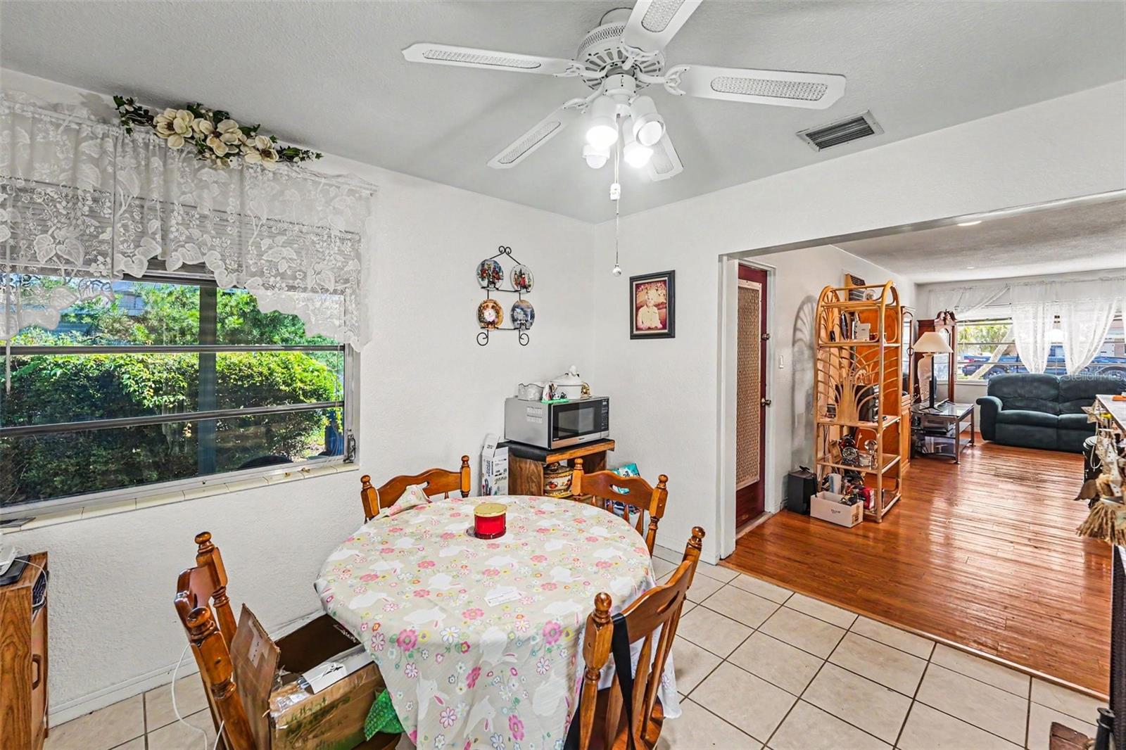 K & H CLEARVIEW 1ST ADD - Residential