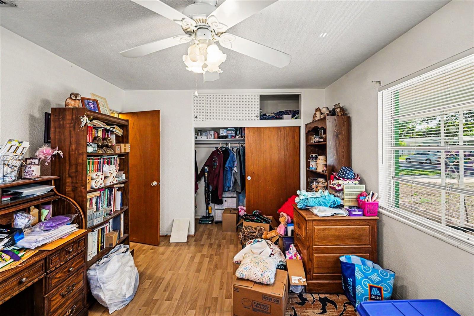 K & H CLEARVIEW 1ST ADD - Residential