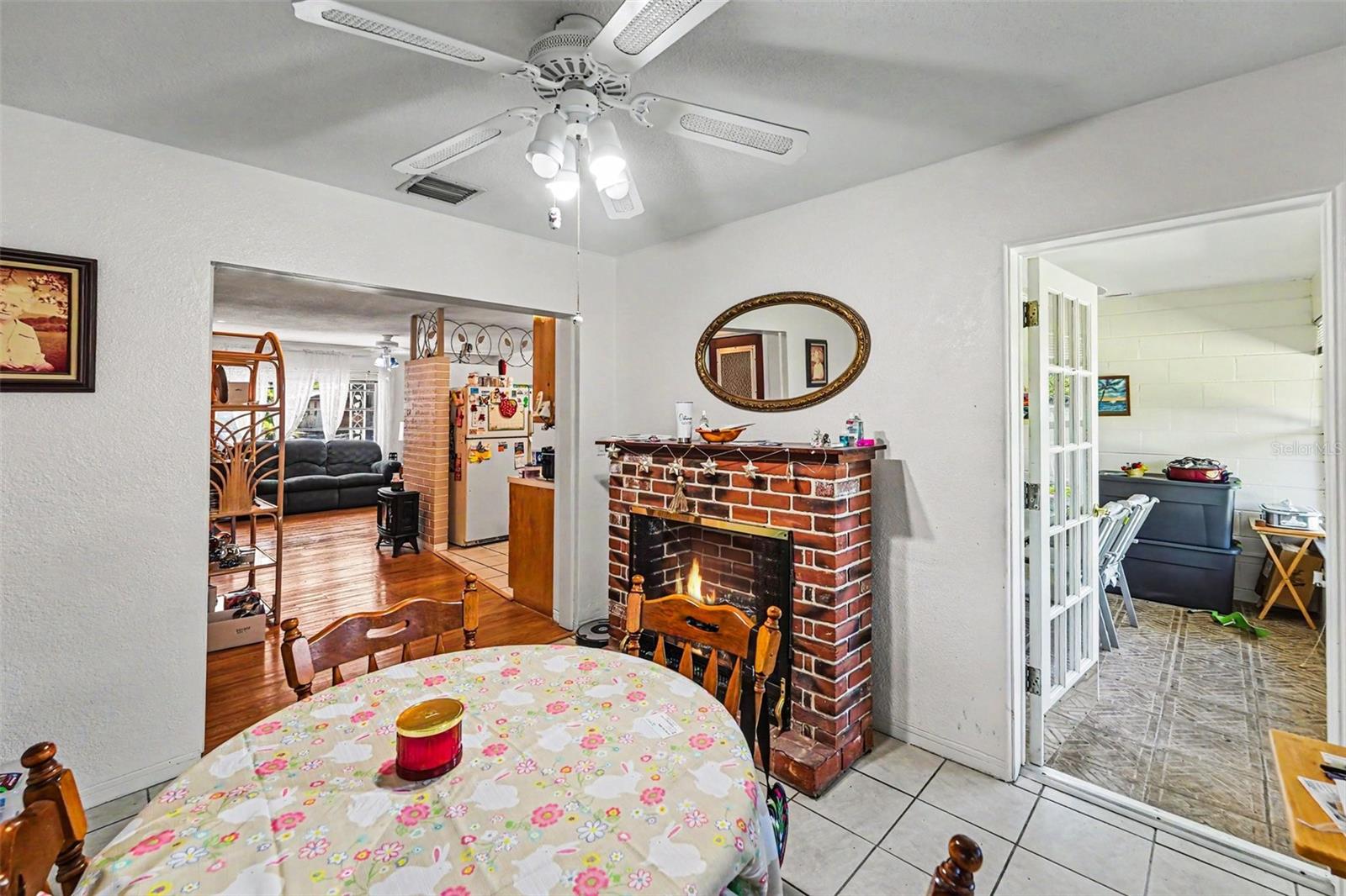 K & H CLEARVIEW 1ST ADD - Residential