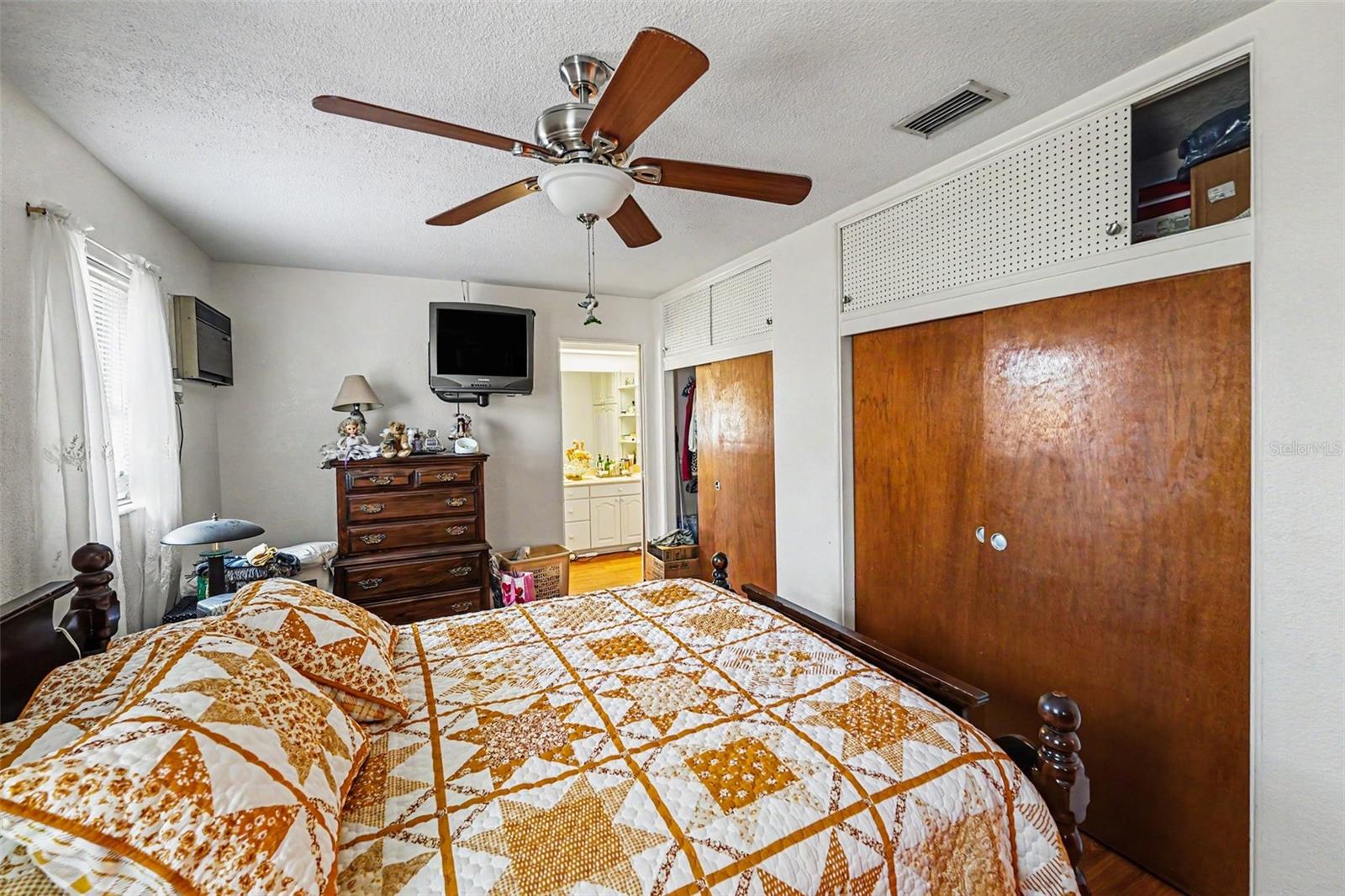 K & H CLEARVIEW 1ST ADD - Residential