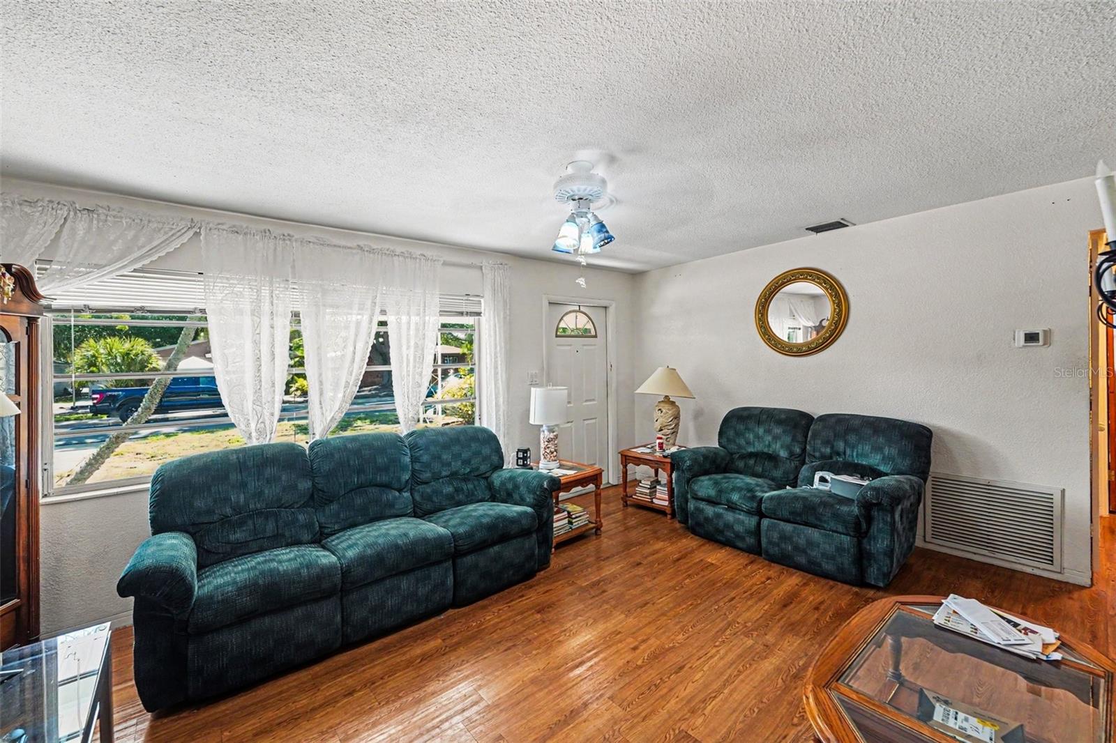 K & H CLEARVIEW 1ST ADD - Residential