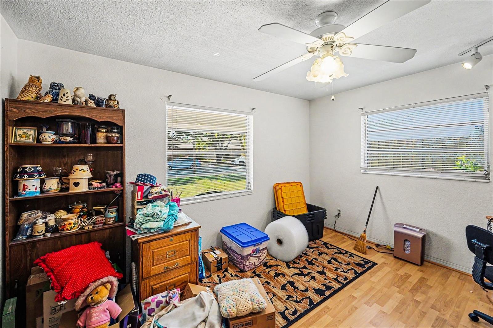 K & H CLEARVIEW 1ST ADD - Residential