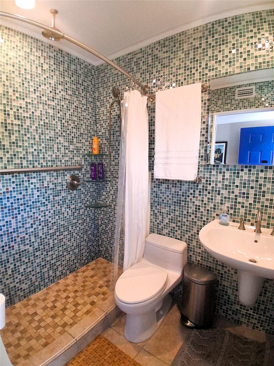 2850 GULF OF MEXICO DRIVE 2