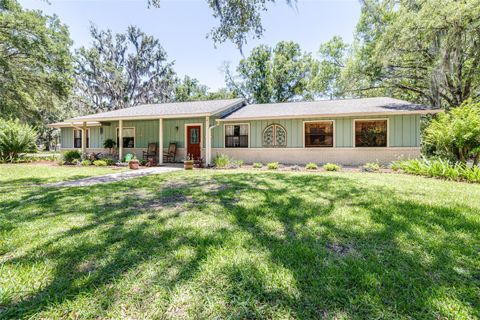 A home in LAKELAND