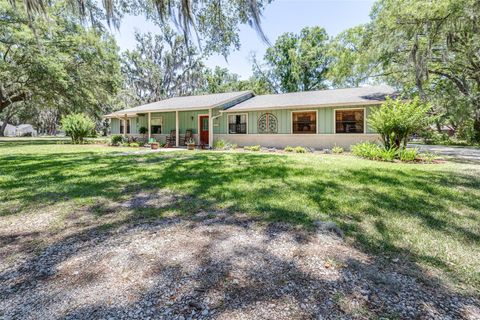 A home in LAKELAND