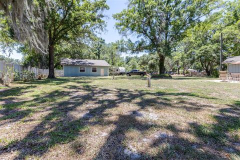 A home in LAKELAND