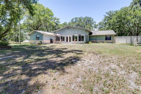 A home in LAKELAND