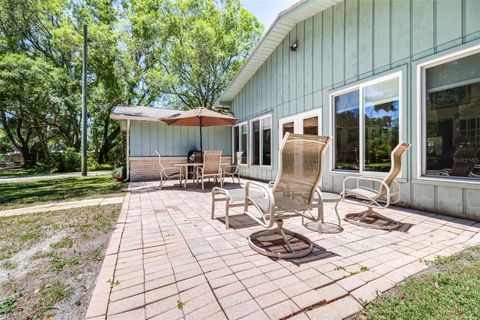 A home in LAKELAND