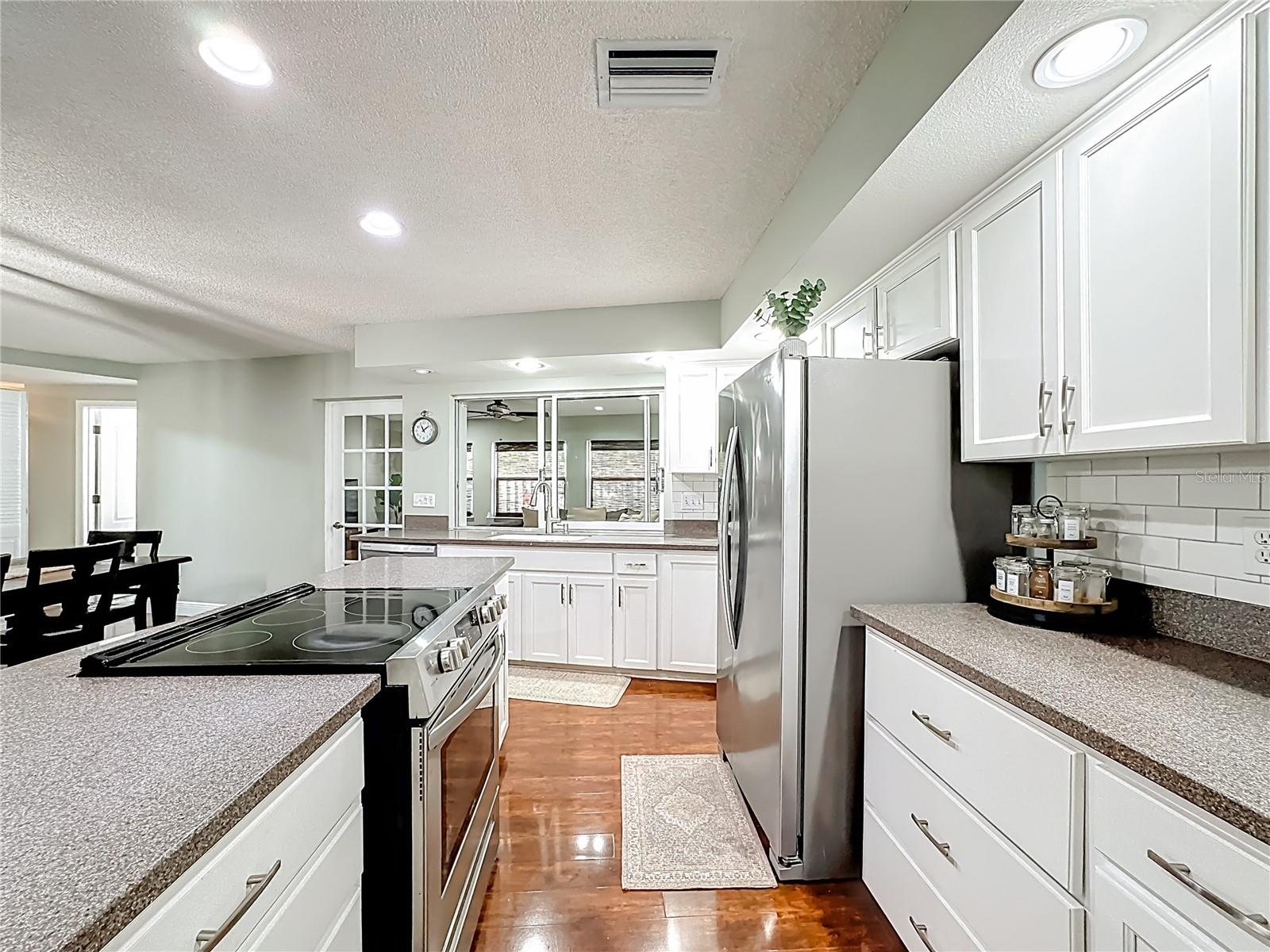 AZALEA PARK NORTHWEST - Residential