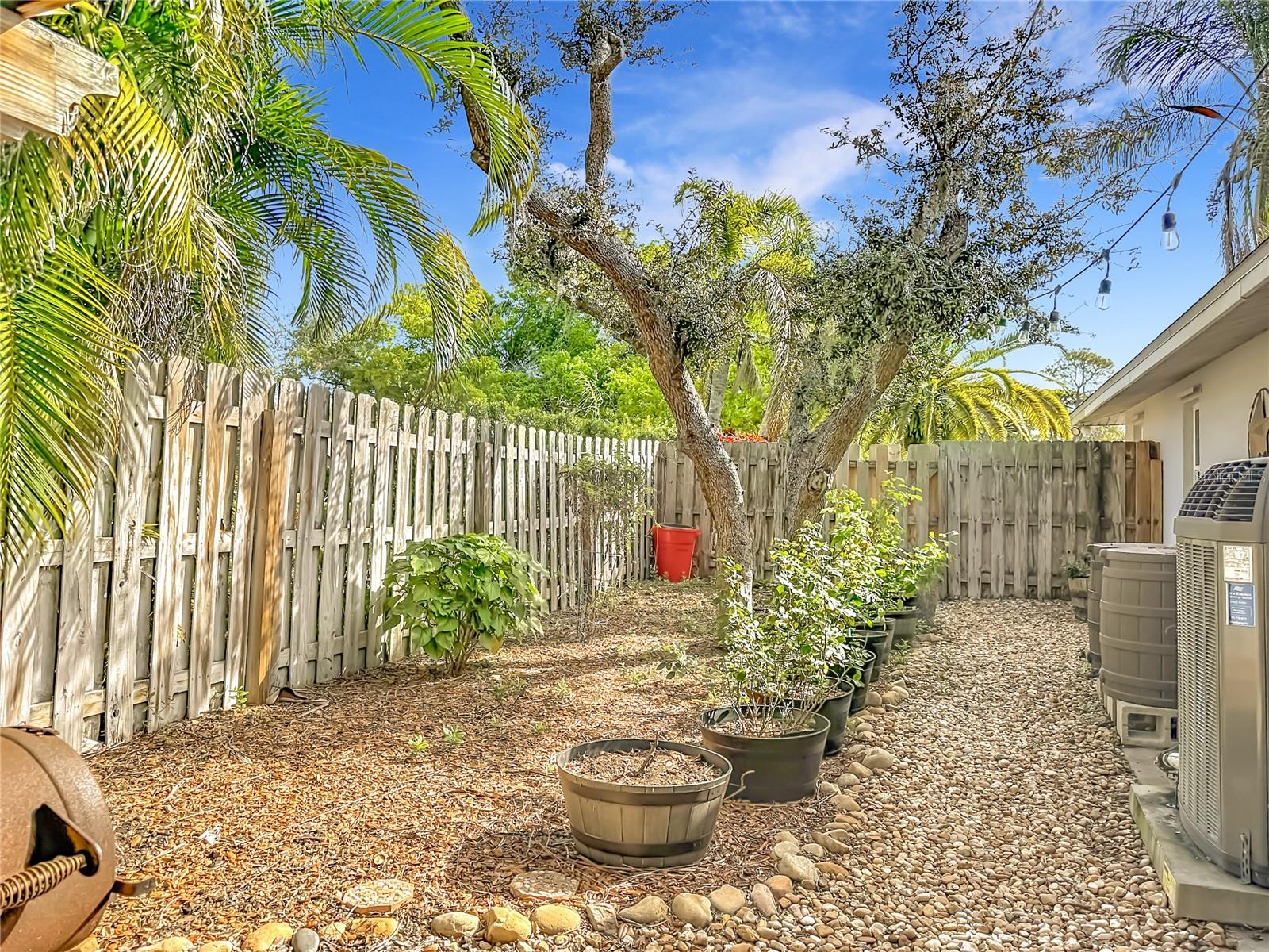 AZALEA PARK NORTHWEST - Residential