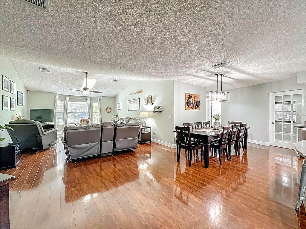 Photo of 916 87th Street NW, Bradenton, FL 34209 (MLS # A4687744)