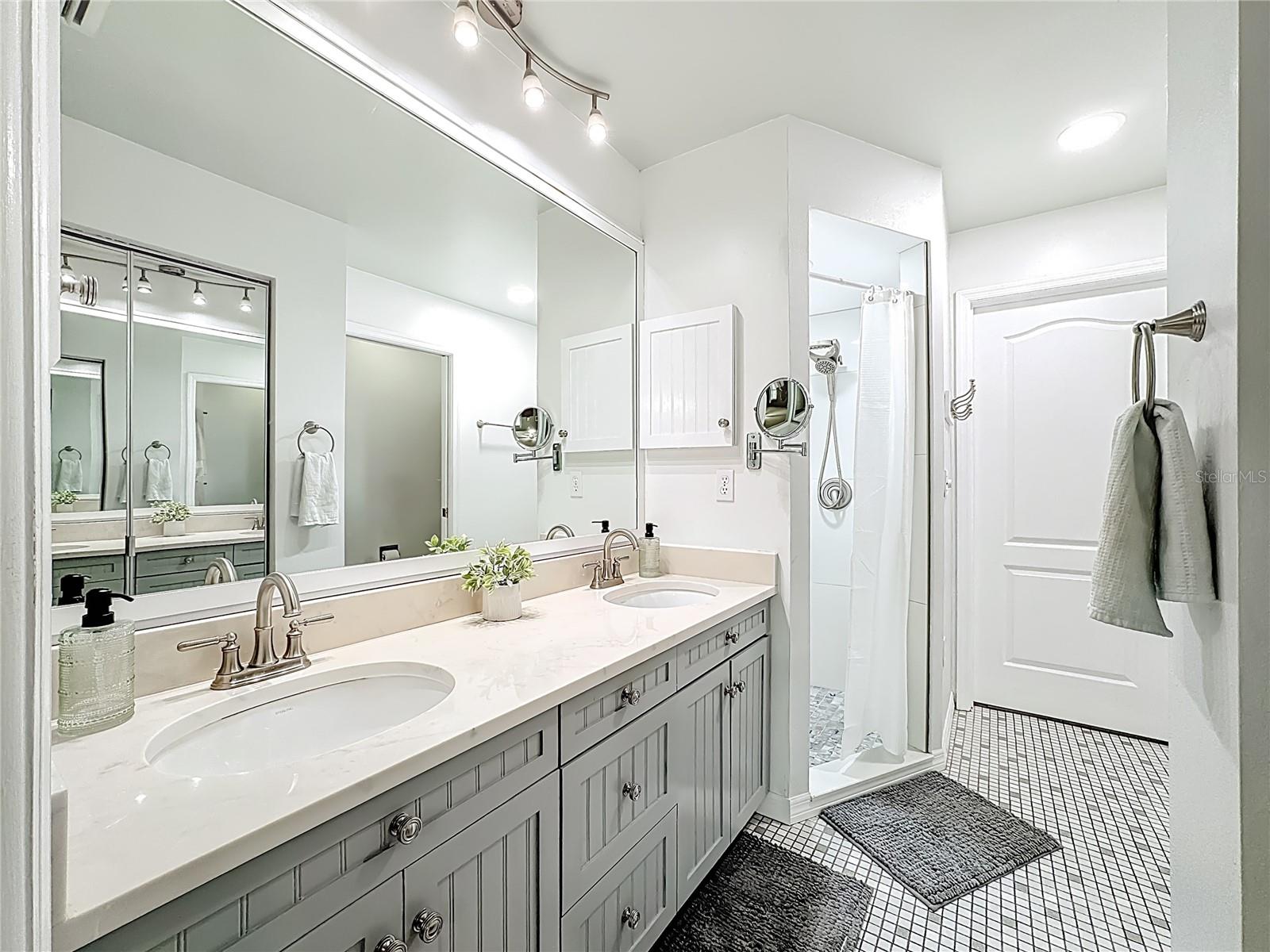 AZALEA PARK NORTHWEST - Residential