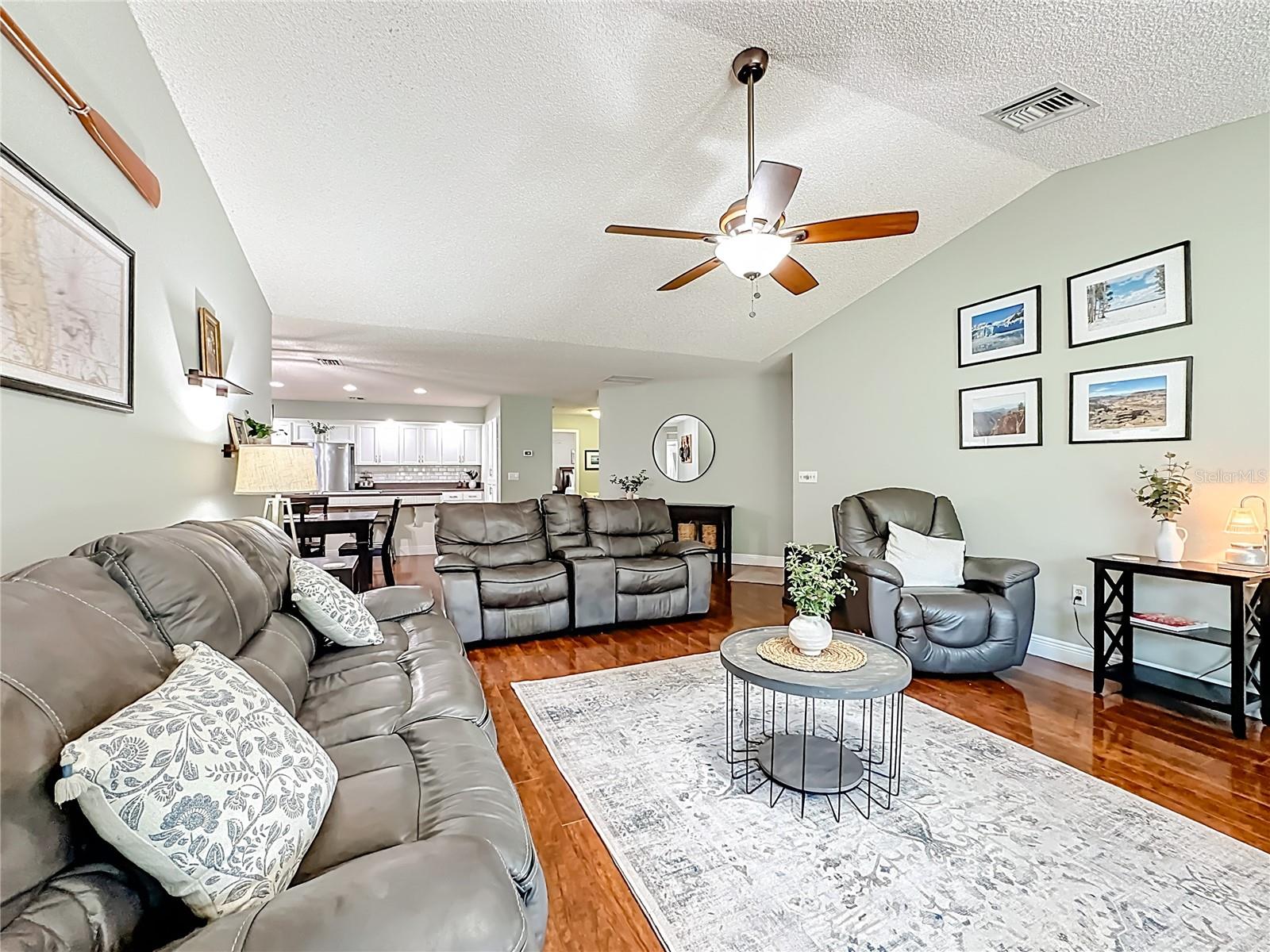 AZALEA PARK NORTHWEST - Residential