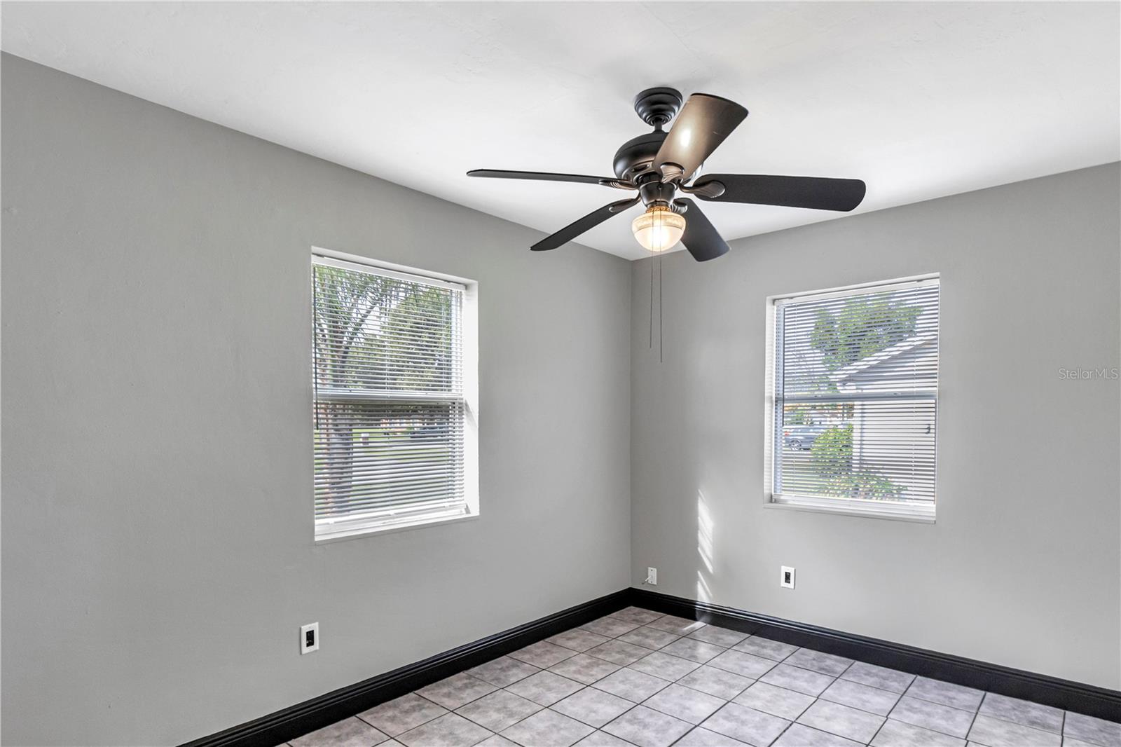 DELTONA LAKES UNIT 06 - Residential Lease